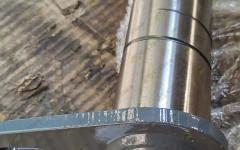 Палец крепления цилиндра ковша к раме d=60 L=141 CDM936N 30810001640/936NG.10.05